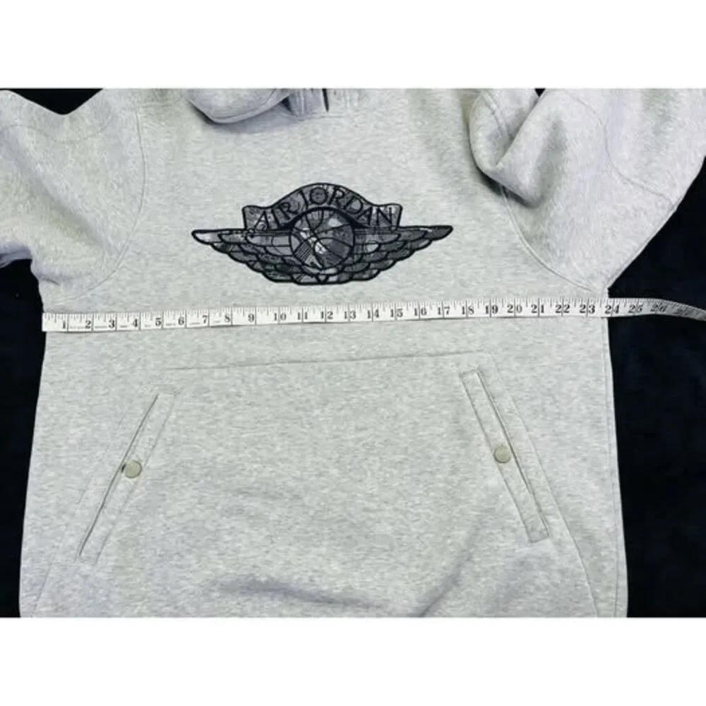 Air Jordan Men’s Grey Hoodie Sweater Size M